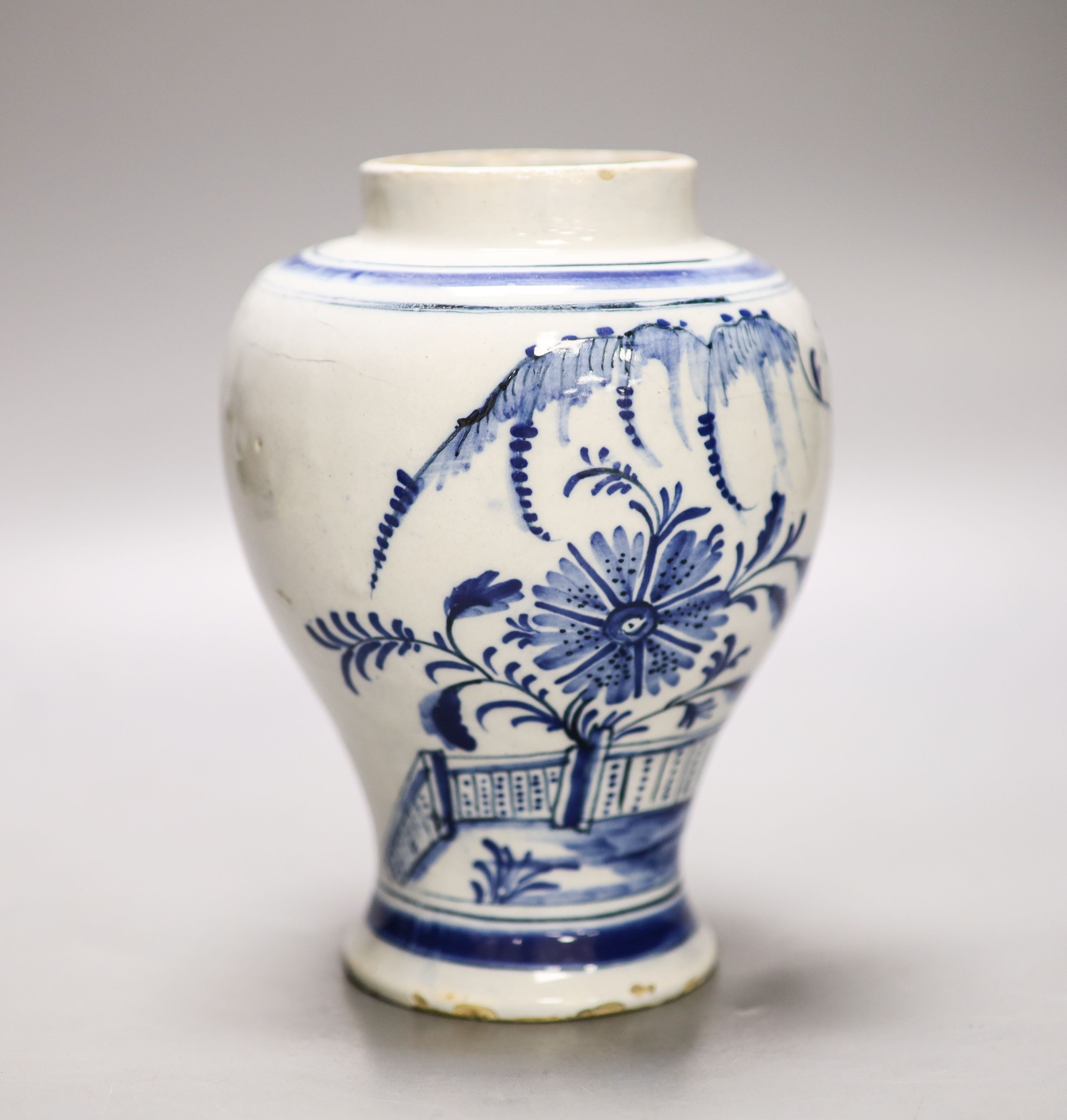 An English Delftware vase, 17.5 cm high